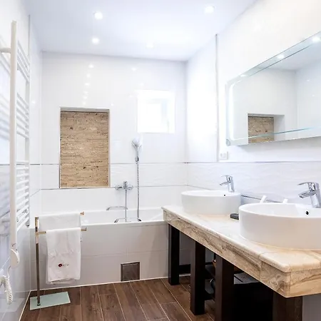 Visnja Apartamento Brela